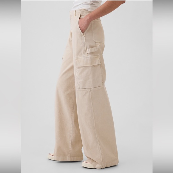 Gap loose khaki cargo pants - Picture 3 of 6